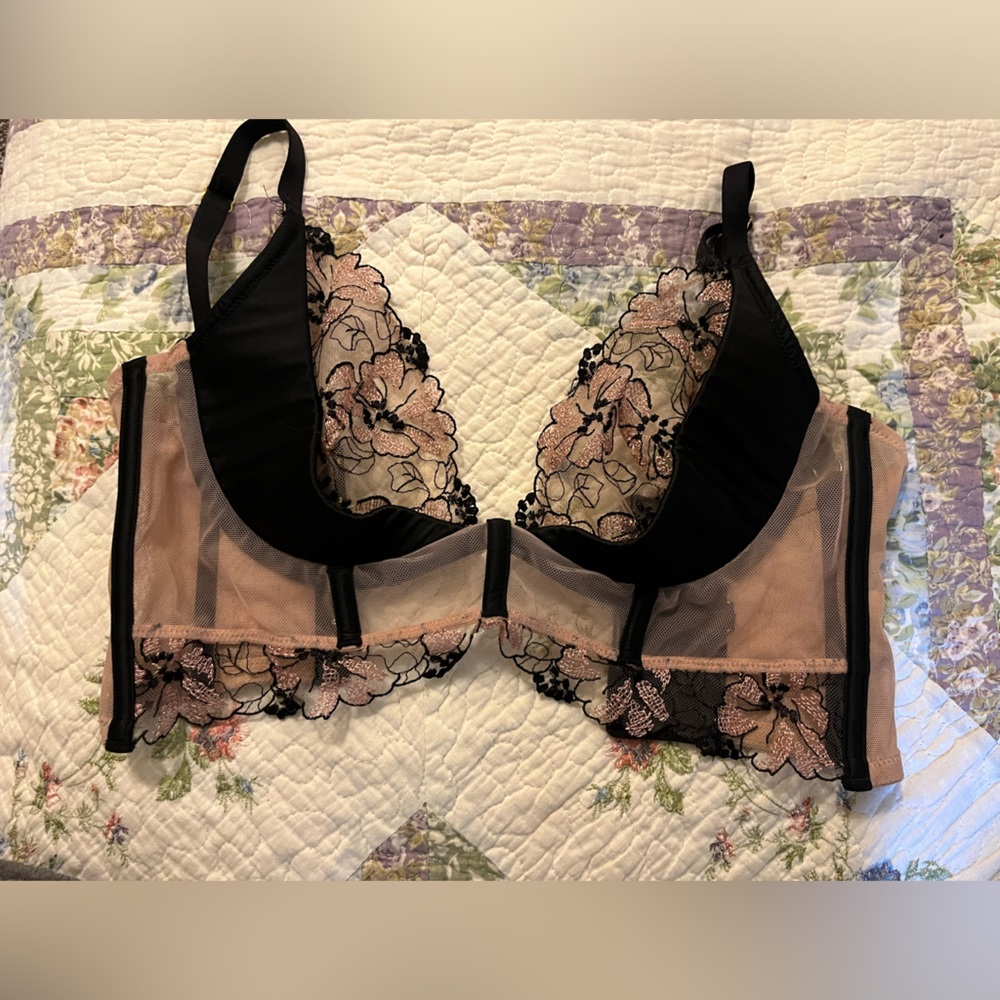 Victoria's Secret Black and Pink Lace Bra